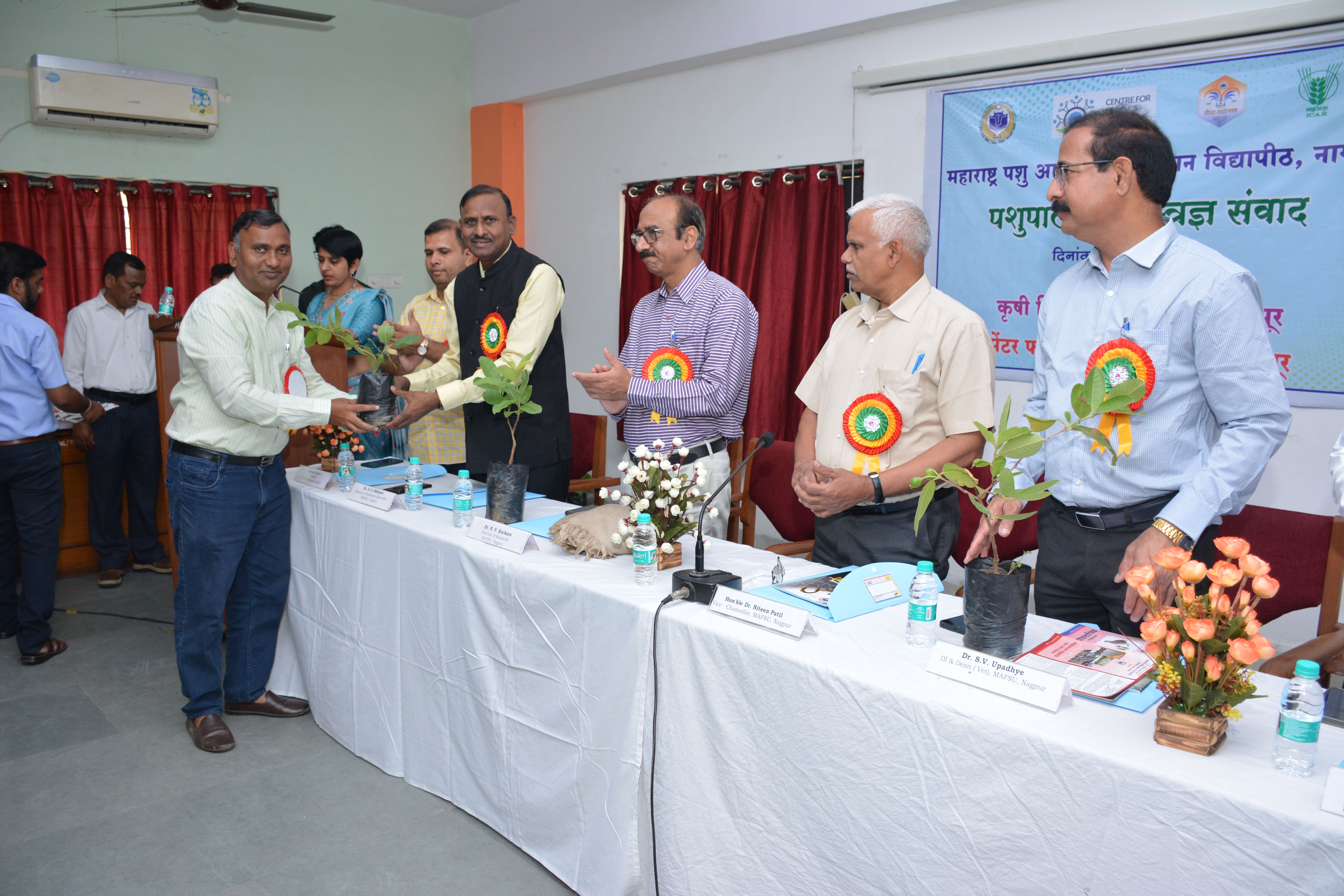 Farmers-Scientist Meet by KVK Nagpur (1).JPG